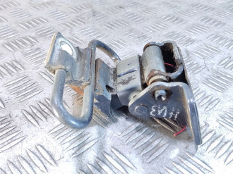 Петля двери передней правой нижняя Volkswagen Bora 1997-2005