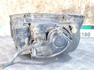 Фара правая Volkswagen Bora 1997-2005