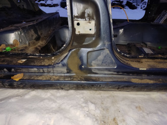 Порог со стойкой правой Volkswagen Bora 1997-2005