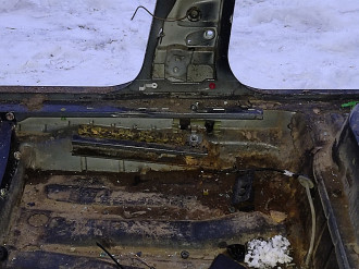 Порог со стойкой правой Volkswagen Bora 1997-2005