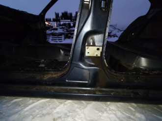 Порог со стойкой левой Volkswagen Bora 1997-2005