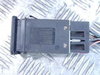 Кнопка аварийной сигнализации Volkswagen Bora 1997-2005