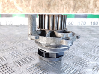 Насос водяной помпа Volkswagen Bora 1997-2005