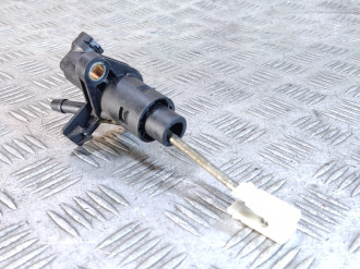 Цилиндр сцепления главный Volkswagen Bora 1997-2005