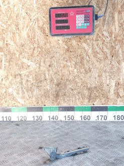 Петля капота правая Volkswagen Bora 1997-2005