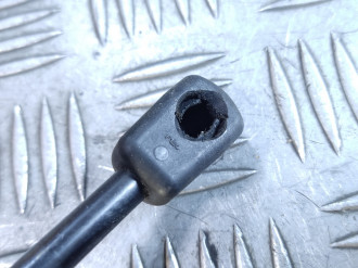 Амортизатор двери багажника Volkswagen Bora 1997-2005