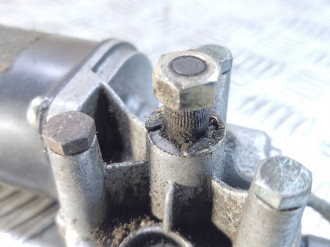 Моторчик стеклоочистителя передний Volkswagen Bora 1997-2005