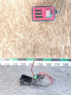 Блок предохранителей на батареи Volkswagen Bora 1997-2005