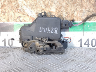 Замок двери передней правой Volkswagen Bora 1997-2005