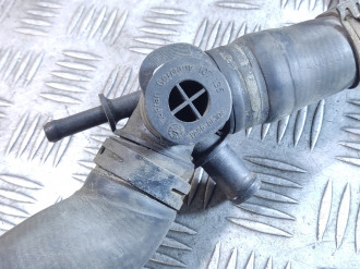 Тройник системы охлаждения Volkswagen Bora 1997-2005