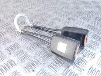 Ответная часть ремня безопасности Volkswagen Golf 3