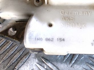 Замок двери передней правой Volkswagen Golf 3