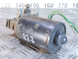 Моторчик стеклоочистителя передний Volkswagen Golf 3