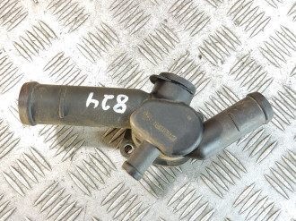 Фланец системы охлаждения Volkswagen Bora 1997-2005