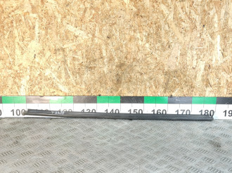 Молдинг стекла двери левой передней Volkswagen Bora 1997-2005