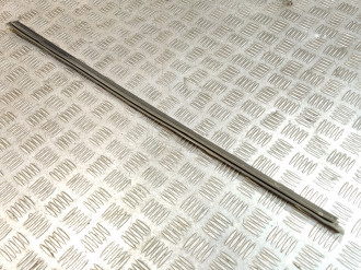 Молдинг стекла двери левой передней Volkswagen Bora 1997-2005