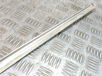 Молдинг стекла двери левой задней Volkswagen Phaeton 2002-2016