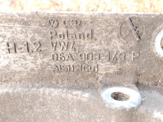 Кронштейн генератора Volkswagen Bora 1997-2005