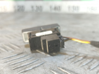 Кнопка центрального замка Volkswagen Touareg 2002 2010