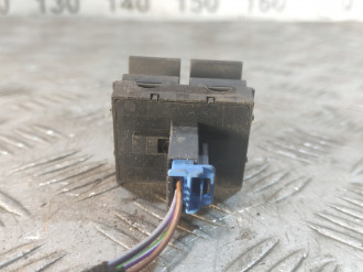 Кнопка открывания багажника Volkswagen Touareg 2002 2010