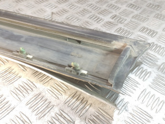 Молдинг двери передней левой Volkswagen Touareg 2002 2010