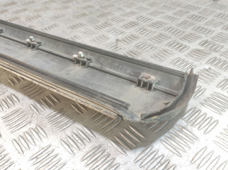 Молдинг двери передней левой Volkswagen Touareg 2002 2010