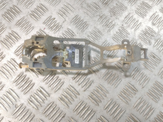 Кронштейн ручки задней левой Volkswagen Touareg 2002 2010