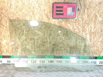 Стекло двери передней правой Volkswagen Touareg 2010 2018