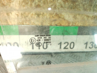 Стекло двери передней правой Volkswagen Touareg 2010 2018