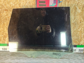 Стекло двери задней левой Volkswagen Touareg 2010 2018