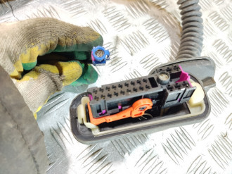 Проводка двери перед. Volkswagen Touareg 2010 2018