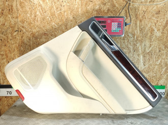 Обшивка двери задней правой Volkswagen Touareg 2010 2018