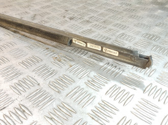 Молдинг стекла двери левой задней Volkswagen Touareg 2010 2018