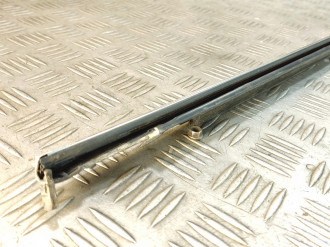 Молдинг стекла двери левой задней Volkswagen Touareg 2010 2018