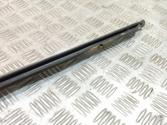 Молдинг стекла двери левой задней Volkswagen Touareg 2010 2018