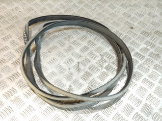 Уплотнитель двери задней левой Volkswagen Touareg 2010 2018