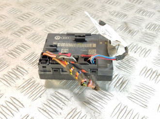 Блок управления двери Volkswagen Touareg 2010 2018