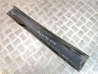 Накладка двери задней левой Volkswagen Touran 2003 2010