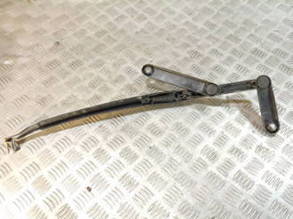 Поводок стеклоочистителя передний правый Volkswagen Touareg 2010 2018