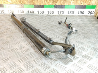 Амортизатор двери багажника Volkswagen Touareg 2010 2018