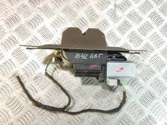 Замок багажника Volkswagen Touareg 2010 2018