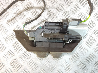 Замок багажника Volkswagen Touareg 2010 2018