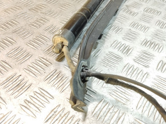 Амортизатор двери багажника Volkswagen Touareg 2010 2018