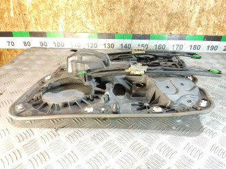 Стеклоподъемник задний правый Volkswagen Touareg 2010 2018