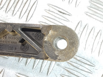 Поводок стеклоочистителя передний левый Volkswagen Touran 2003 2010