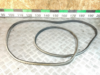 Уплотнитель двери задней правой Volkswagen Touareg 2010 2018