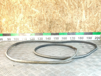 Уплотнитель двери задней правой Volkswagen Touareg 2010 2018