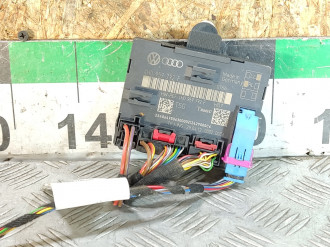 Блок управления двери Volkswagen Touareg 2010 2018