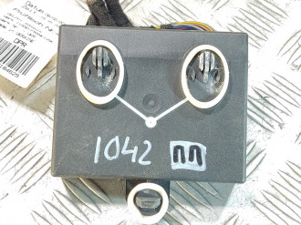 Блок управления двери Volkswagen Touareg 2010 2018