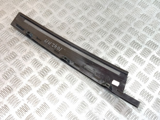 Накладка двери передней правой Volkswagen Touareg 2010 2018